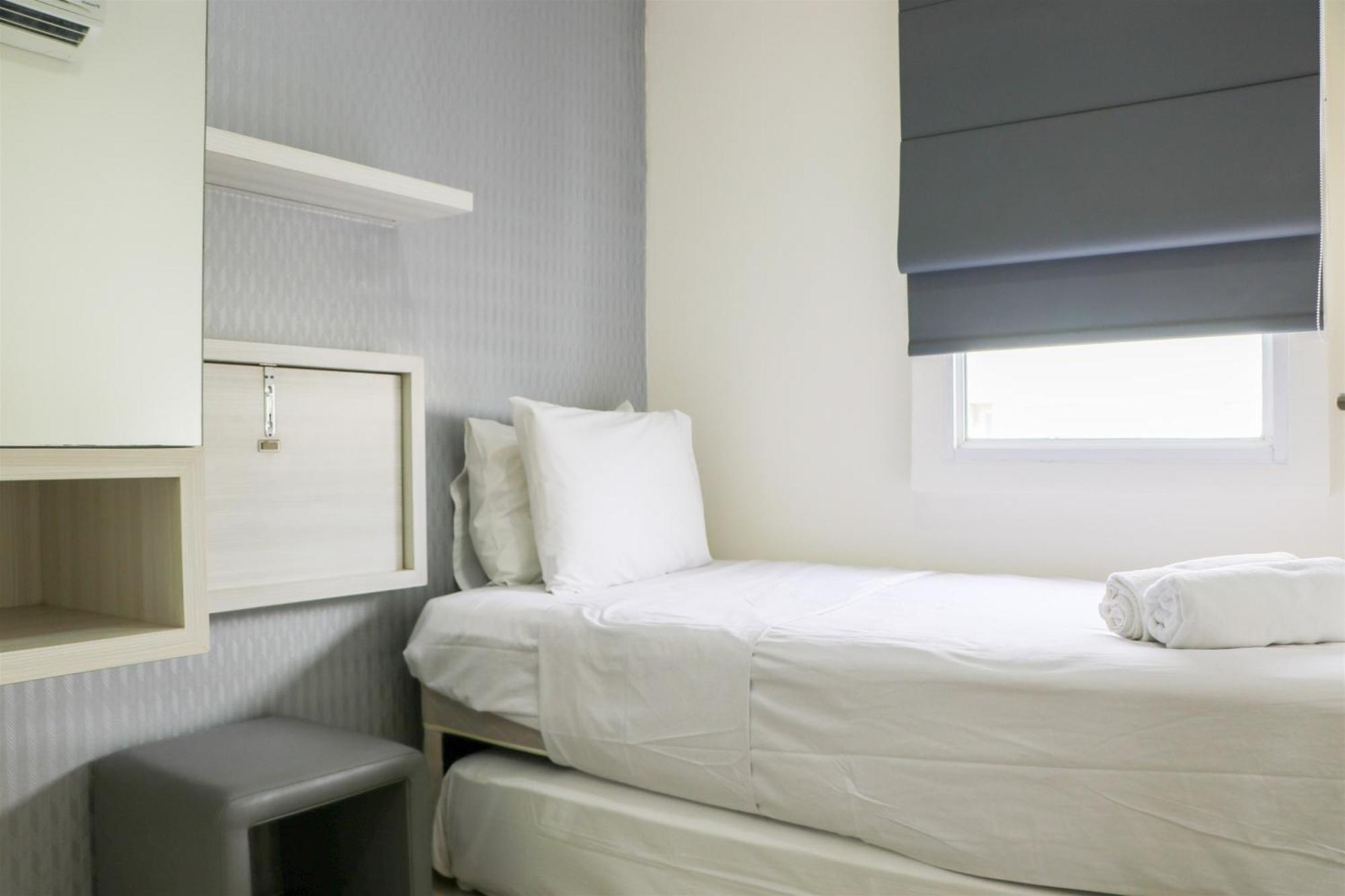 Apartemen Simply 2br At Parahyangan By Travelio Bandung
